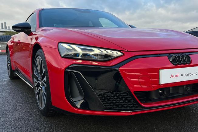 AUDI S e-tron GT Photo 19