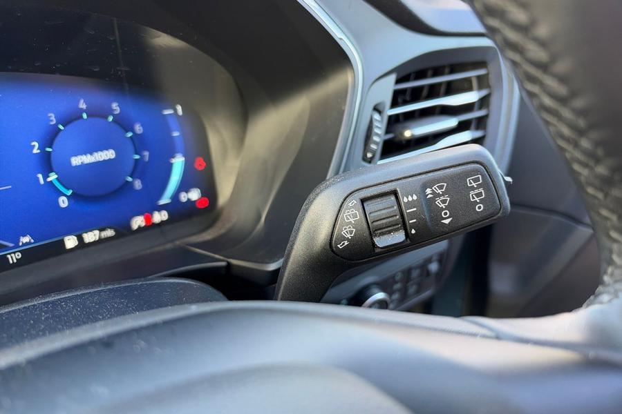 Ford KUGA Photo autoimg-32e988c91a9fb06f05bb2e5e68aa4322ca0cf47d.jpg