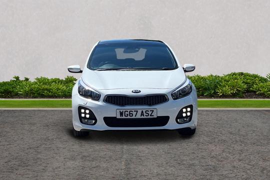 Kia Ceed Photo autoimg-32e9b177d3912589672607b7671bcecdd099258f.jpg