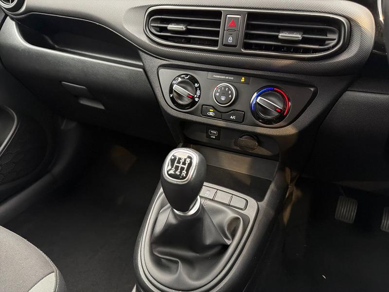 Used Hyundai i10 YC71SXJ 23