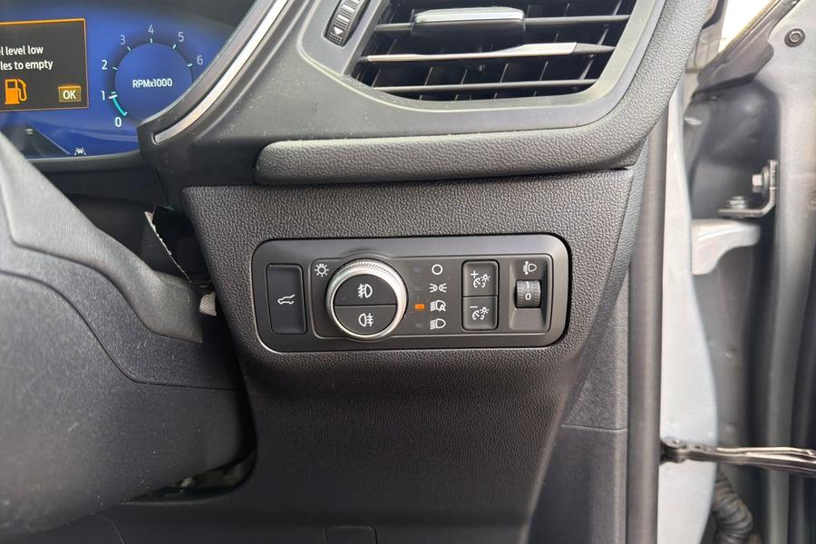 Ford Kuga Photo autoimg-32ed4d7b449734ee2bb5305c84bb1b8a10540655.jpg