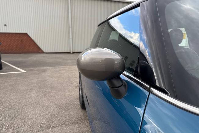 MINI Hatch Photo 20