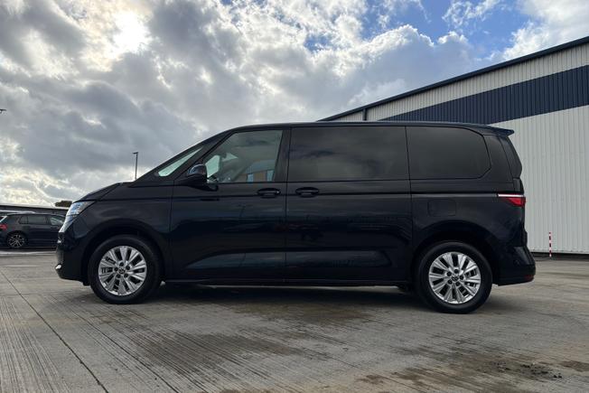 VOLKSWAGEN Multivan Photo 24
