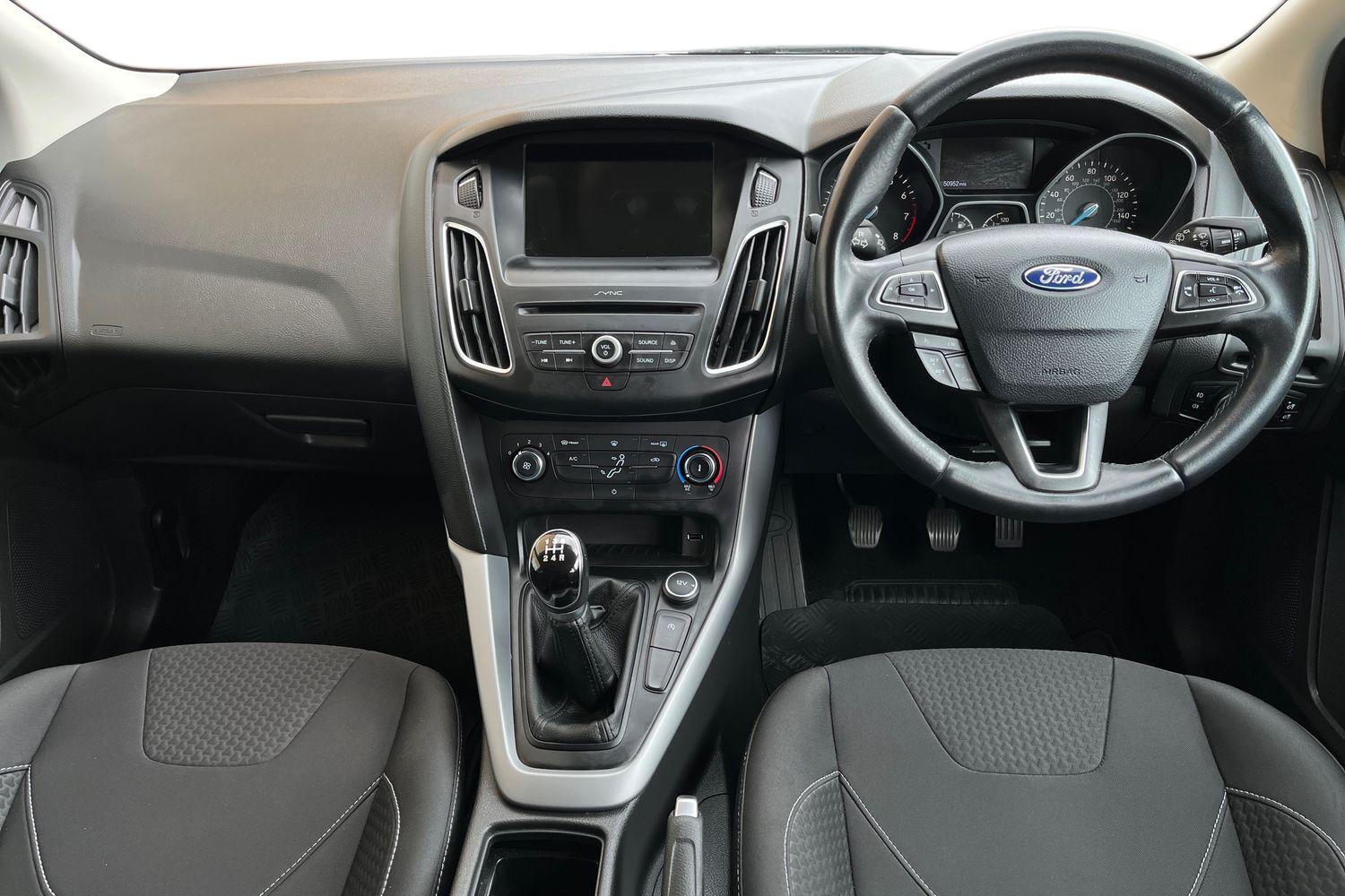 Ford FOCUS Photo 9