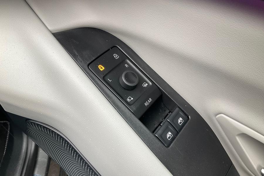 Ford Explorer Photo autoimg-32f4709b19d722e6e9834992dc45fc1429ae0167.jpg