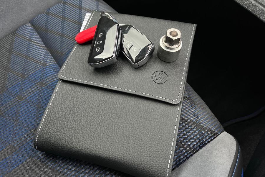 Volkswagen Golf Photo autoimg-32fb2803aaf0b1f00d4ad8522d280f210d34f9be.jpg