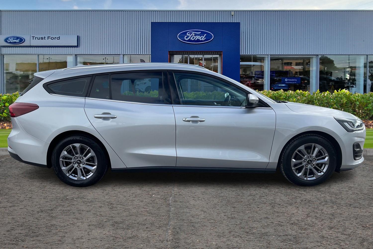 Ford FOCUS Photo 2