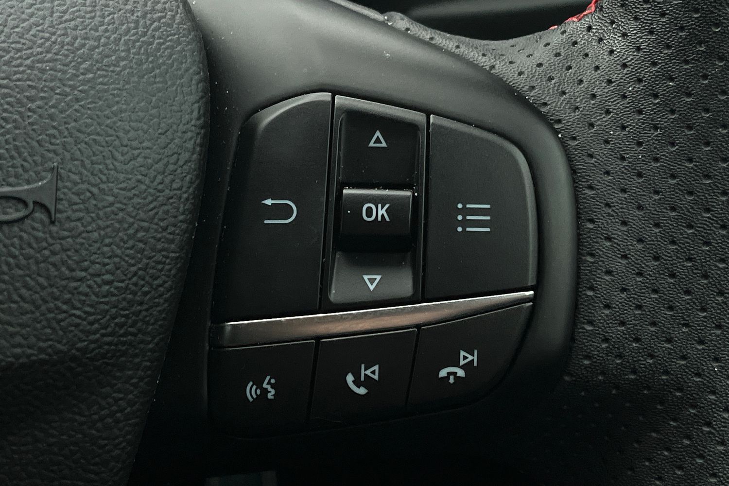 Ford FOCUS Photo 28