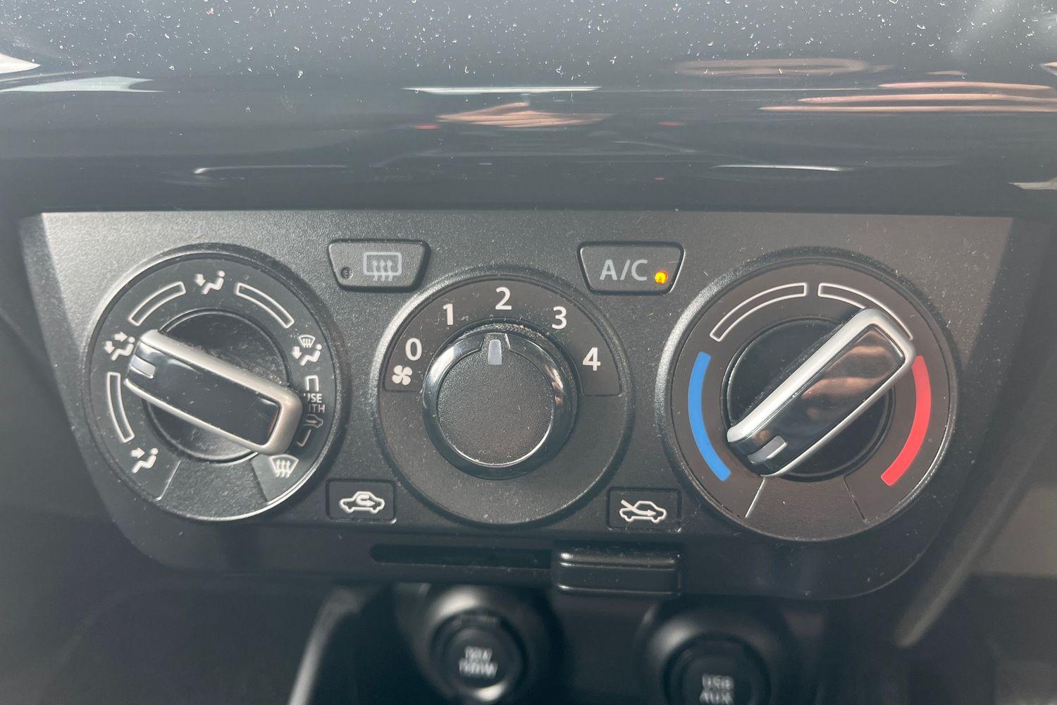 Suzuki SWIFT Photo 25