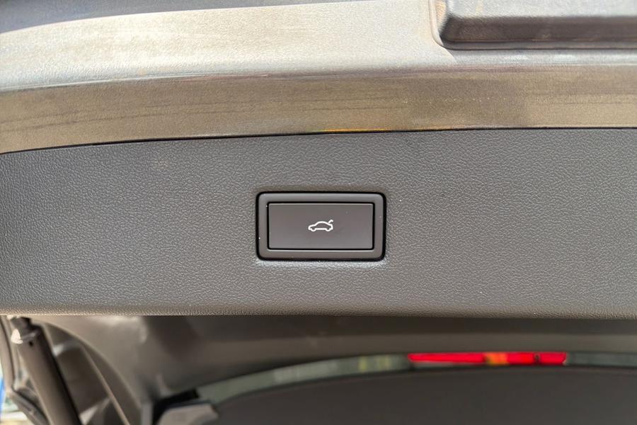 Ford Explorer Photo autoimg-33010a25e06088998ff1b60af498d05443217402.jpg