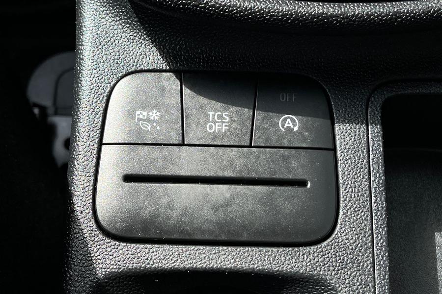 Ford FIESTA Photo autoimg-3302e42328a411346eec4101ba4483de9c396b09.jpg