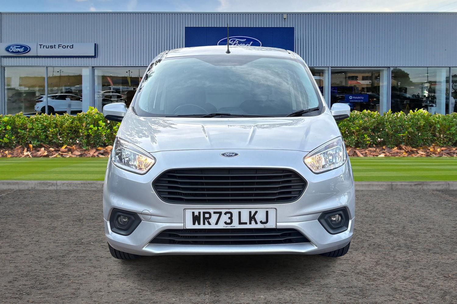 Ford TRANSIT COURIER Photo 11
