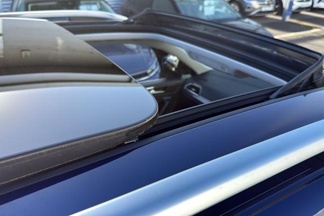 VOLKSWAGEN Tiguan Allspace Photo 21