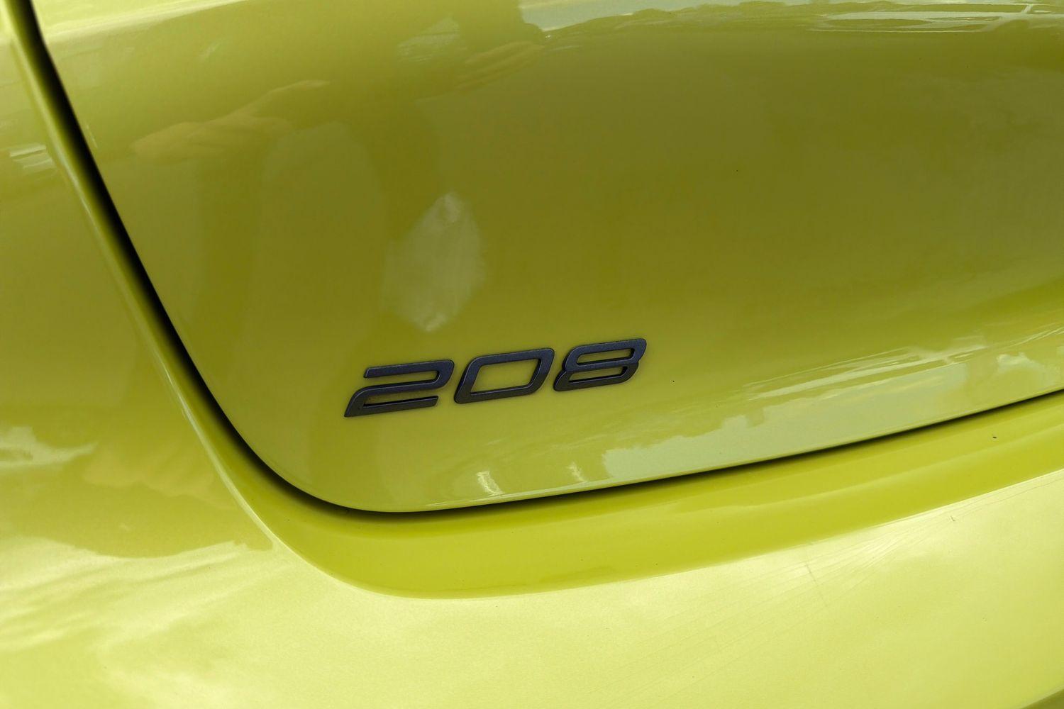 Peugeot 208 Photo 32