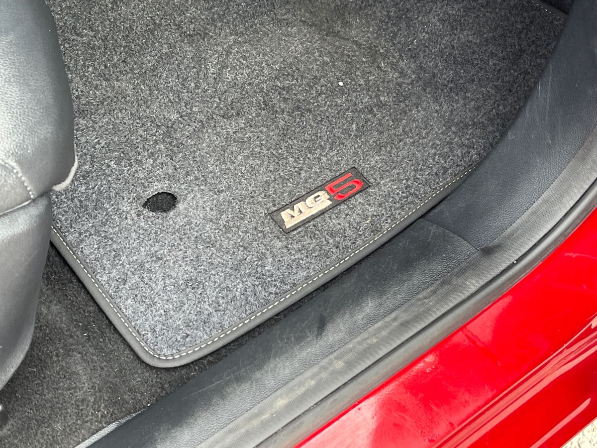 MG MG5 Photo 25
