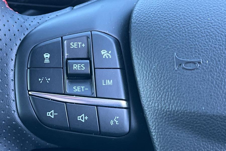 Ford KUGA Photo autoimg-331a1ac08f47fc253f863b614e3fcfcb05e7e360.jpg
