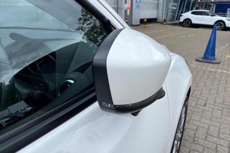 Mazda Mazda2 Photo autoimg-331f56629142358179f9eaca829042353cffc0fc.jpg