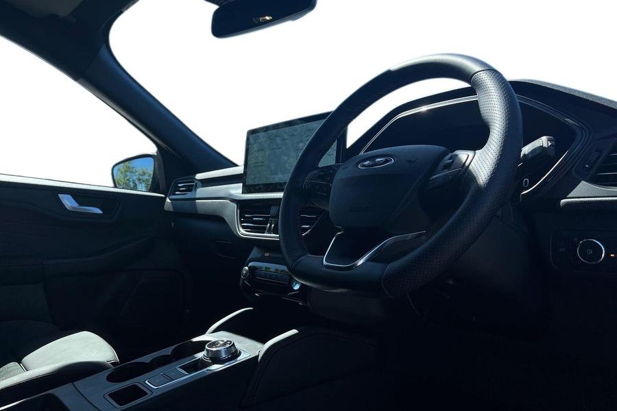 Ford KUGA Photo autoimg-331fa2f22b5295646e7d1c4f74a44064e66703af.jpg