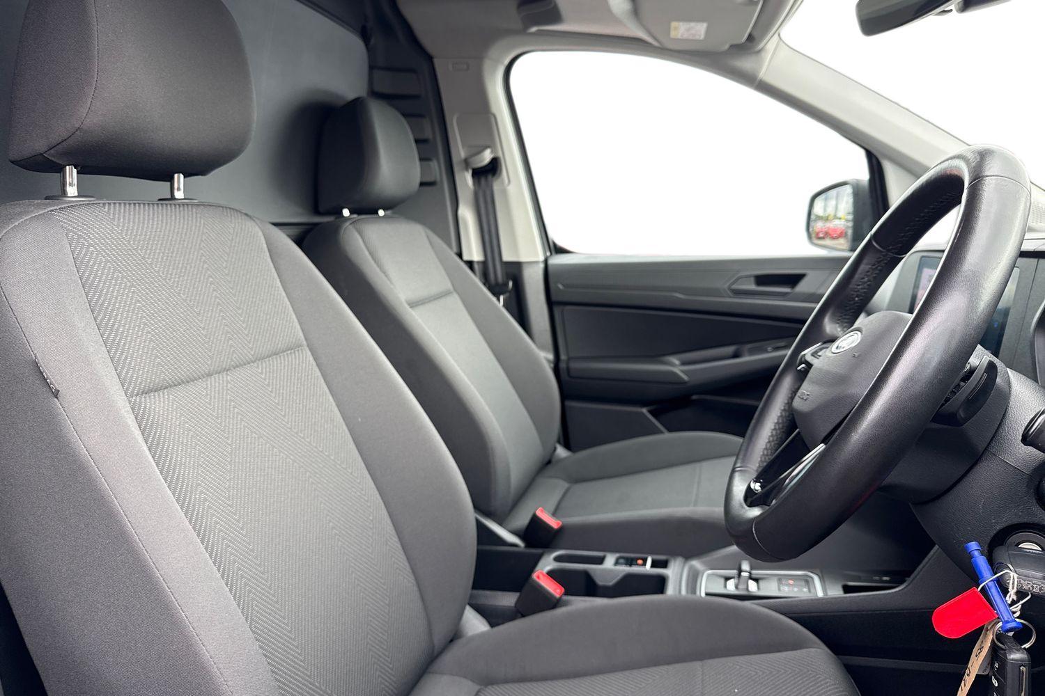 Ford TRANSIT CONNECT Photo 10
