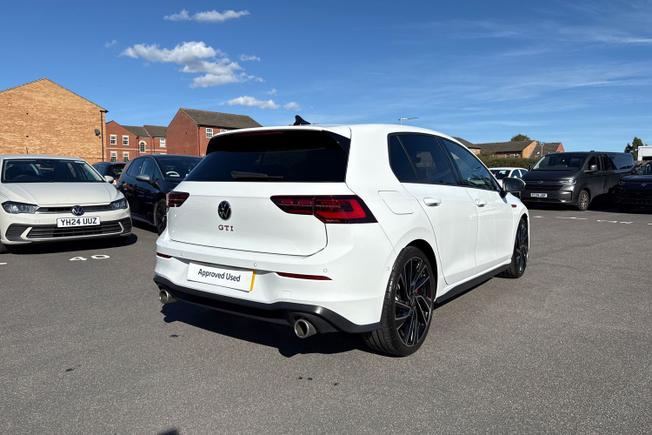 VOLKSWAGEN Golf Photo 24