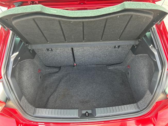 SEAT Ibiza Photo 12