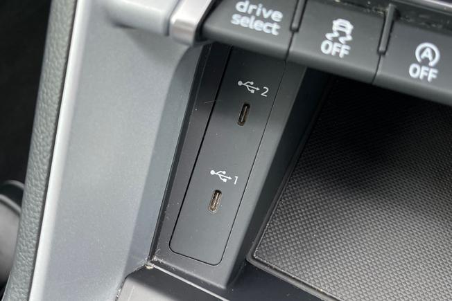 AUDI Q3 Photo 34