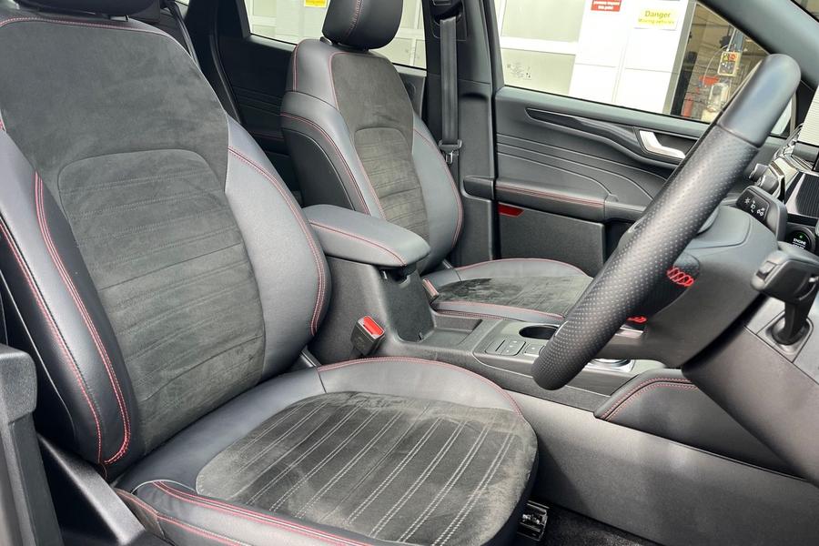 Ford Kuga Photo autoimg-3320d119d00918cf58b976a839313c4d13801e79.jpg