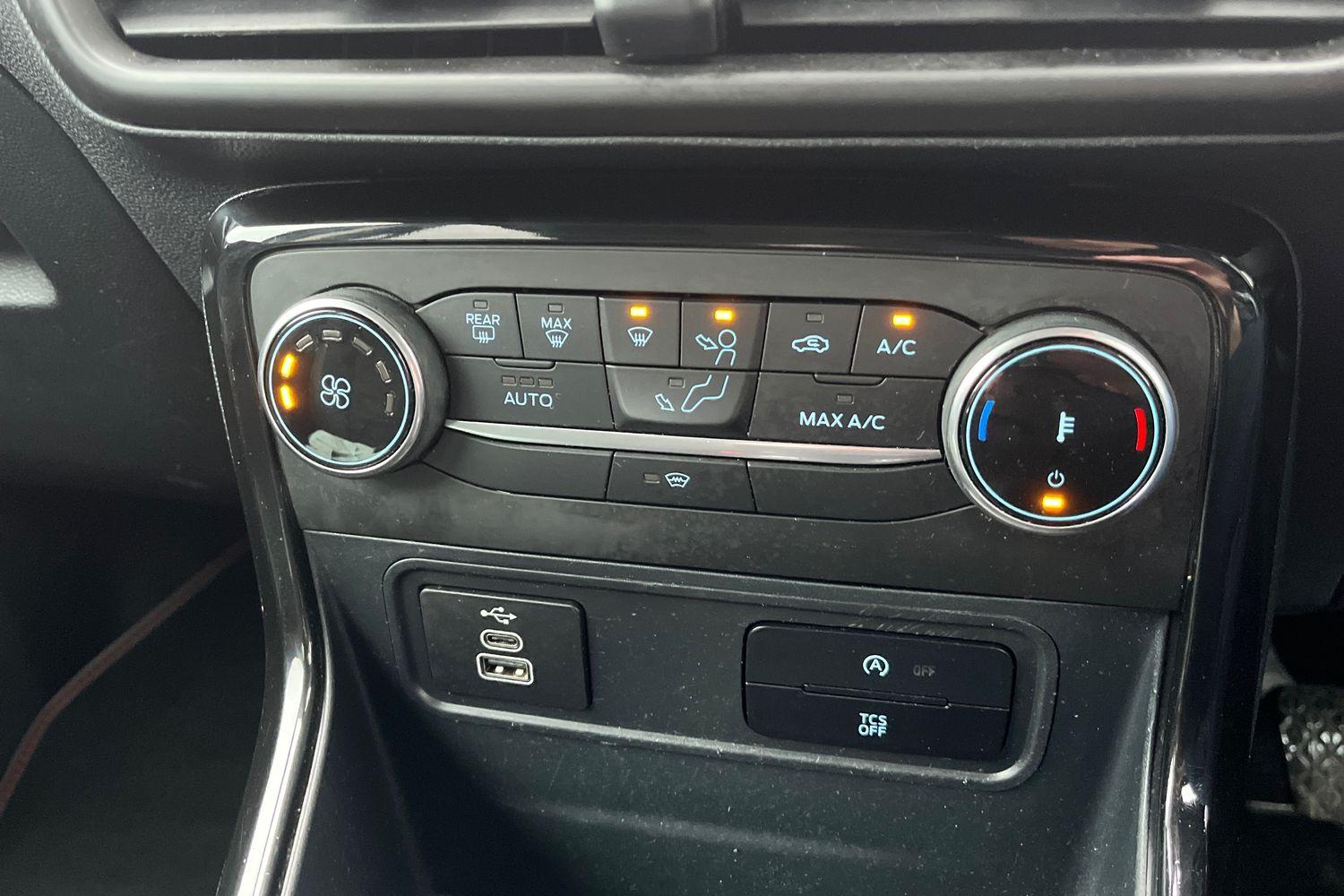 Ford ECOSPORT Photo 30