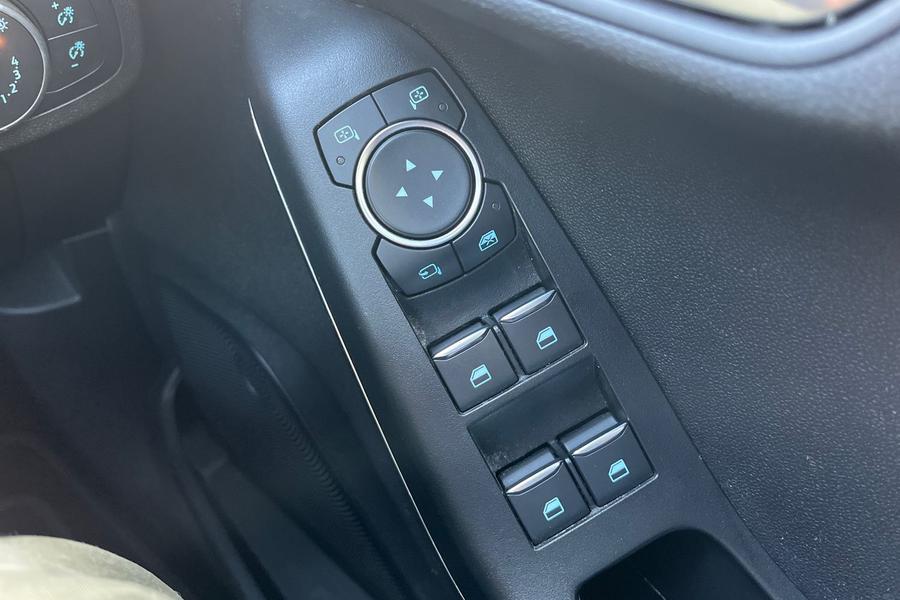 Ford Fiesta Photo autoimg-33243d184a34f30443cf5e383895665814dadf02.jpg