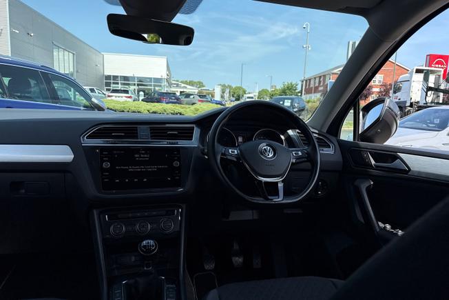 VOLKSWAGEN Tiguan Photo 41
