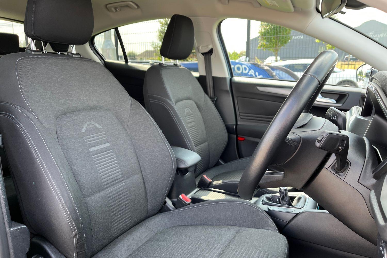 Ford Focus Photo 16