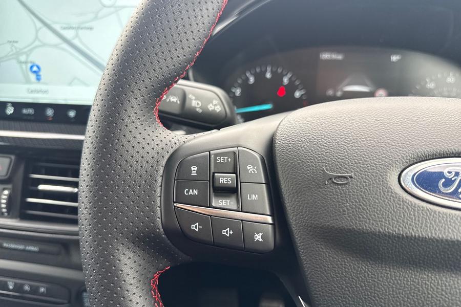 Ford FOCUS Photo autoimg-332ab36b13e13012535dae4829c1cbbac56405bd.jpg