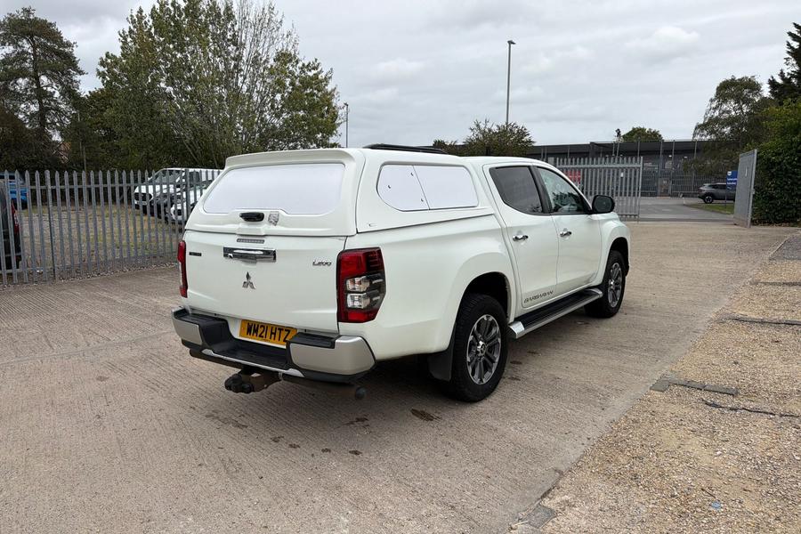 Mitsubishi L200 Photo autoimg-3330bdb70719ff443a34cff9a5a881fb8cc5186d.jpg