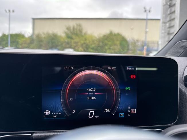 Mercedes-Benz GLA Photo 15