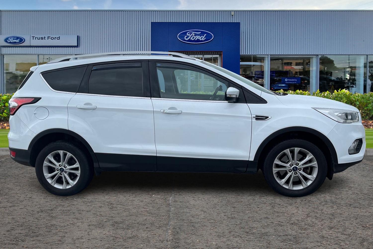 FORD KUGA Photo 2