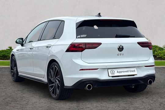 Volkswagen Golf Photo autoimg-333f4861e3c087bcb5c593ee3f0469bc9e5a8368.jpg