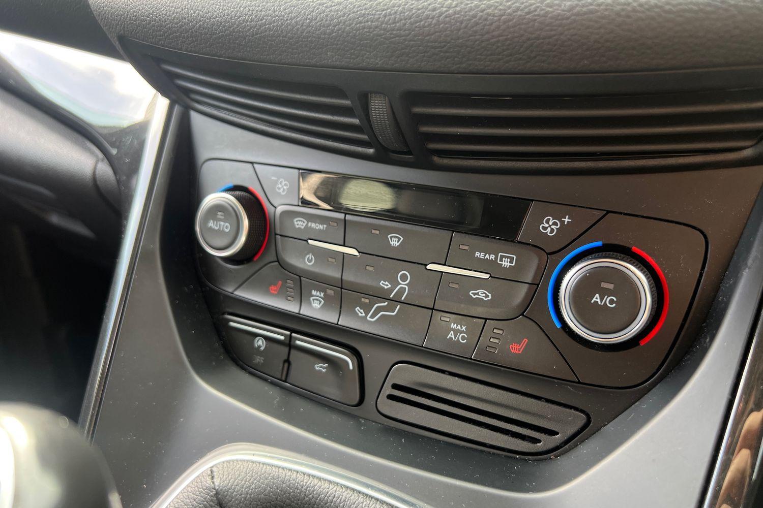 Ford KUGA Photo 22