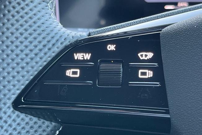 AUDI Q4 e-tron Photo 16
