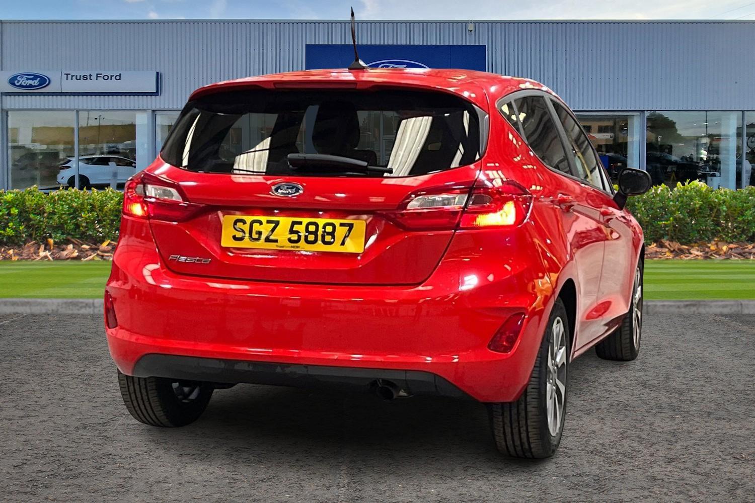 Ford FIESTA Photo 3