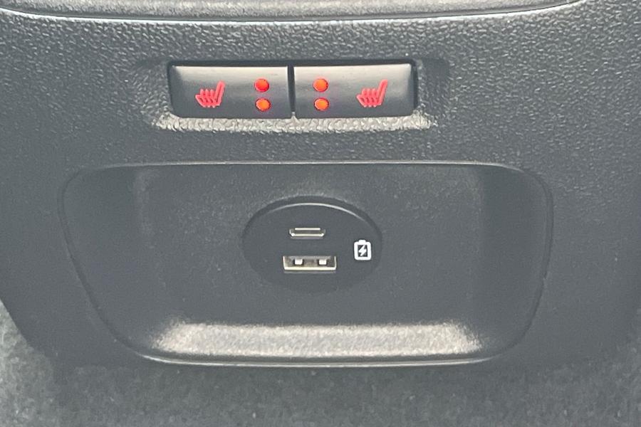Ford KUGA Photo autoimg-33473a83cdb803f84a8705c93788e5ff026d9a00.jpg