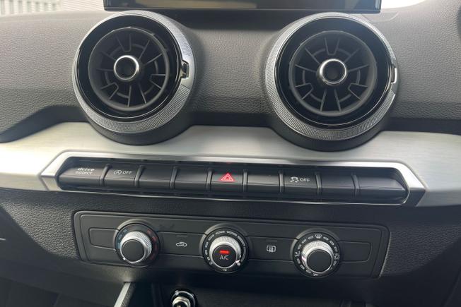 AUDI Q2 Photo 33