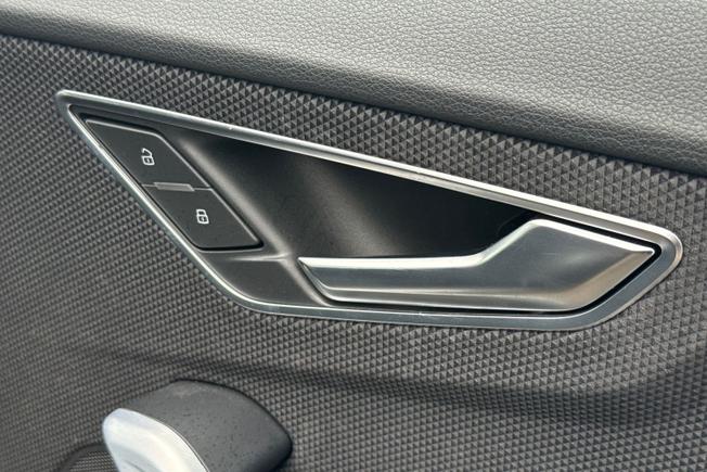 AUDI Q2 Photo 32