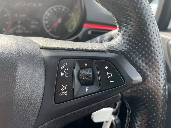 VAUXHALL Corsa Photo 17