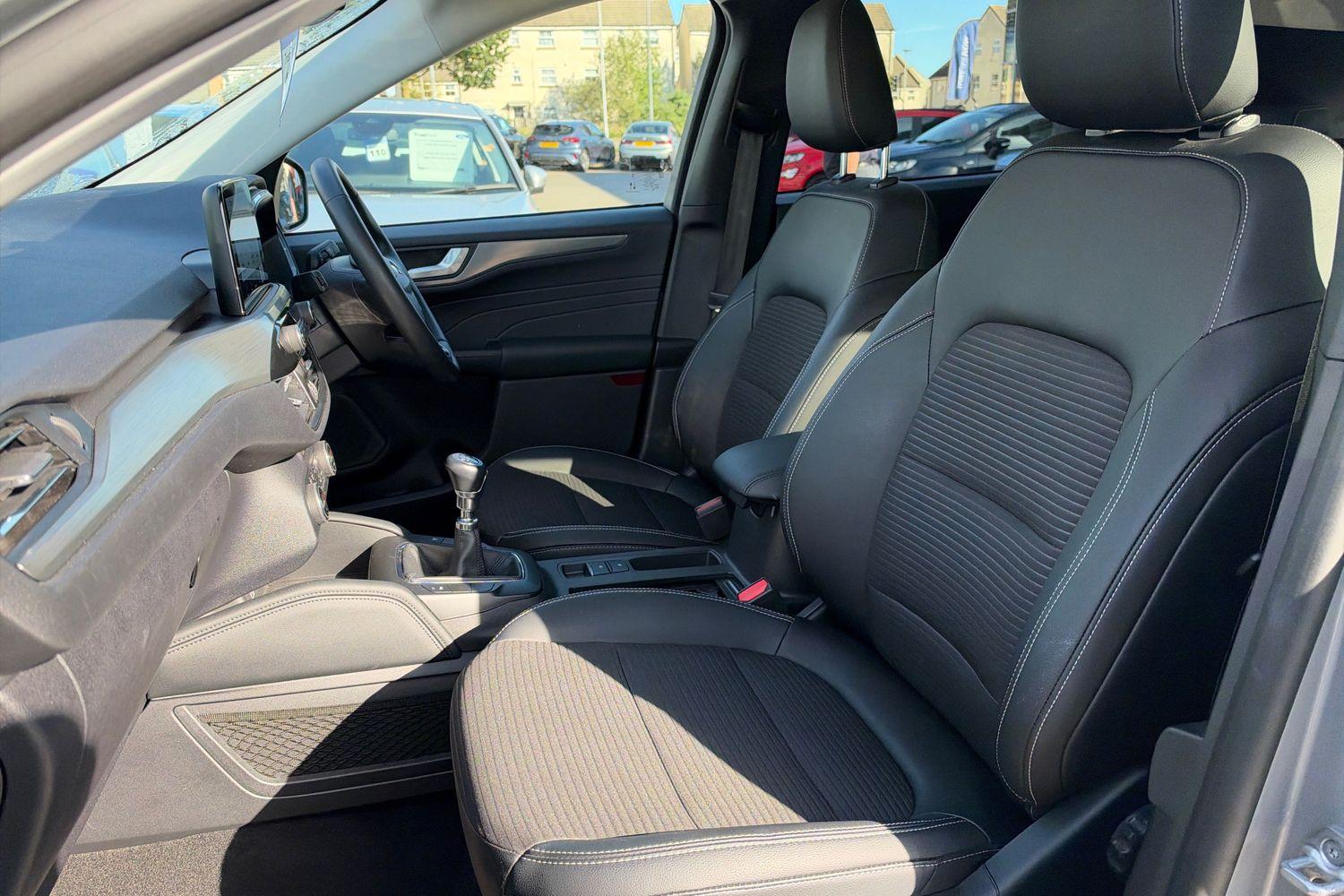 Ford KUGA Photo 18