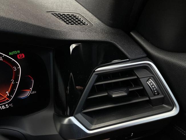 BMW 3 Series Photo 37