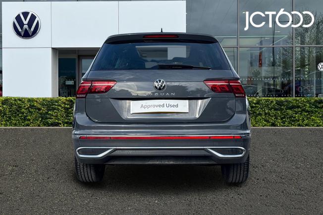 VOLKSWAGEN Tiguan Photo 7