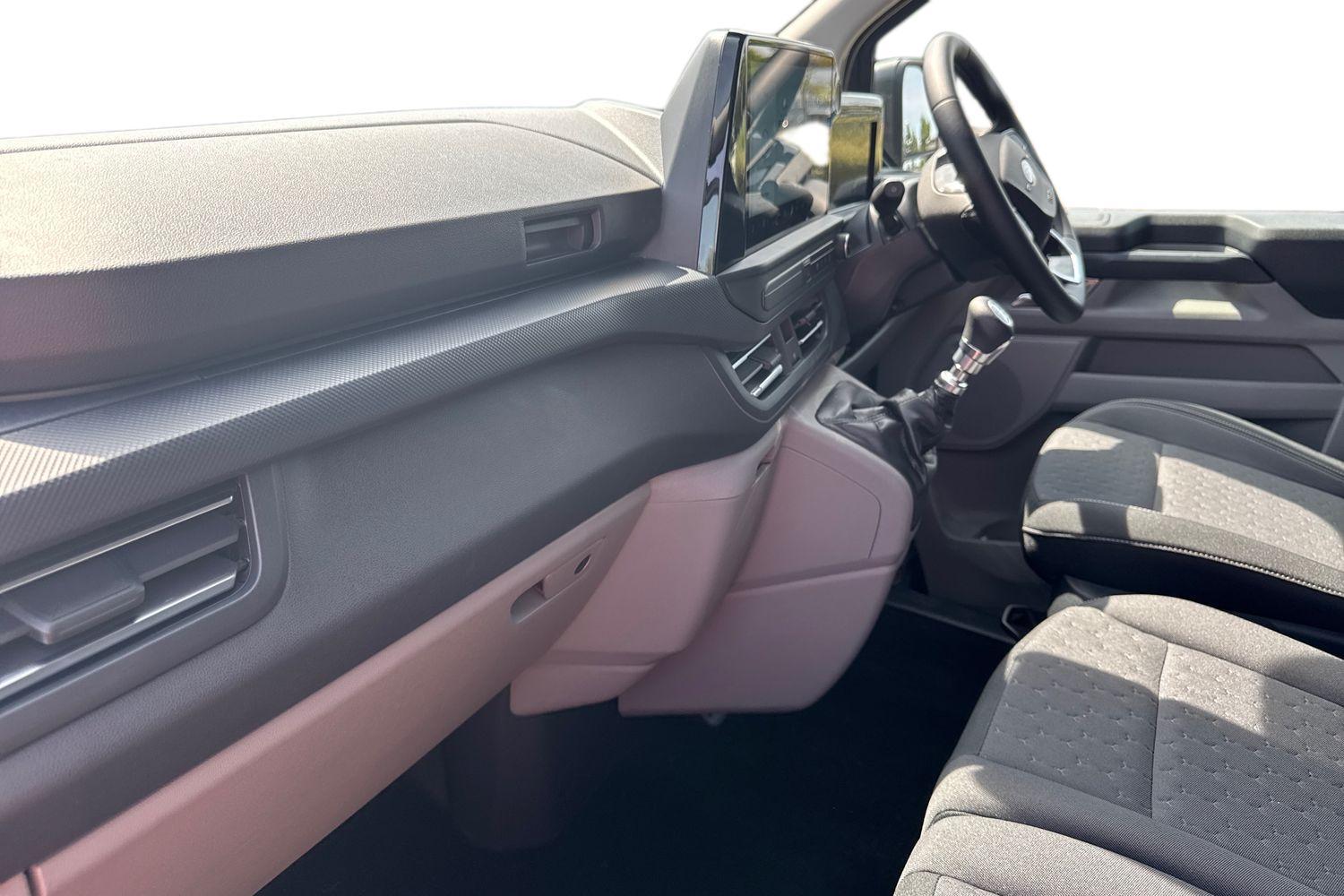 Ford TRANSIT CUSTOM Photo 2