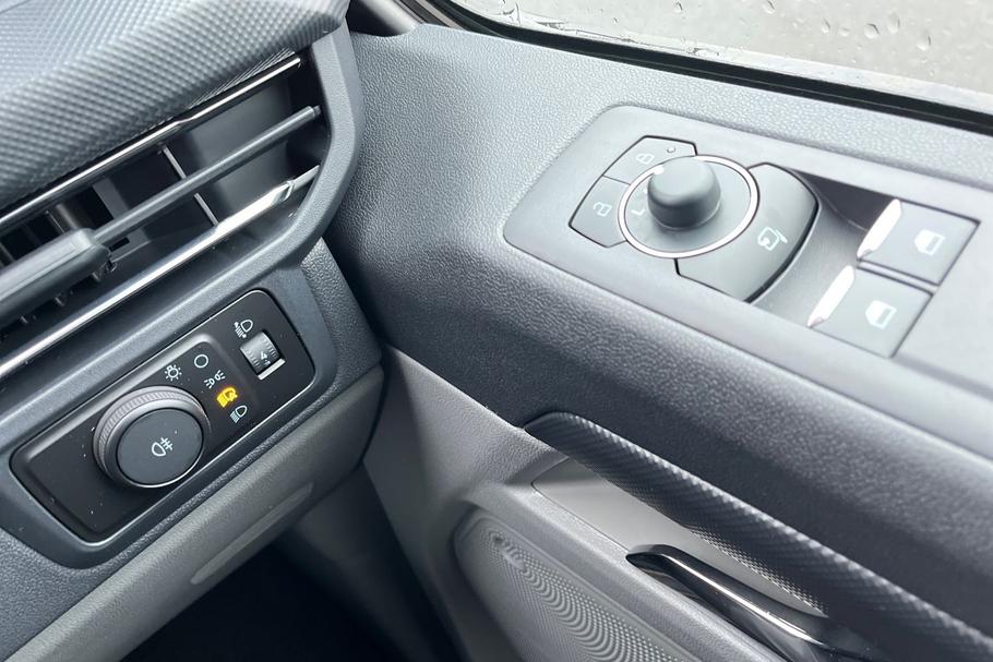 Used FORD TRANSIT CUSTOM YP75JHH 8