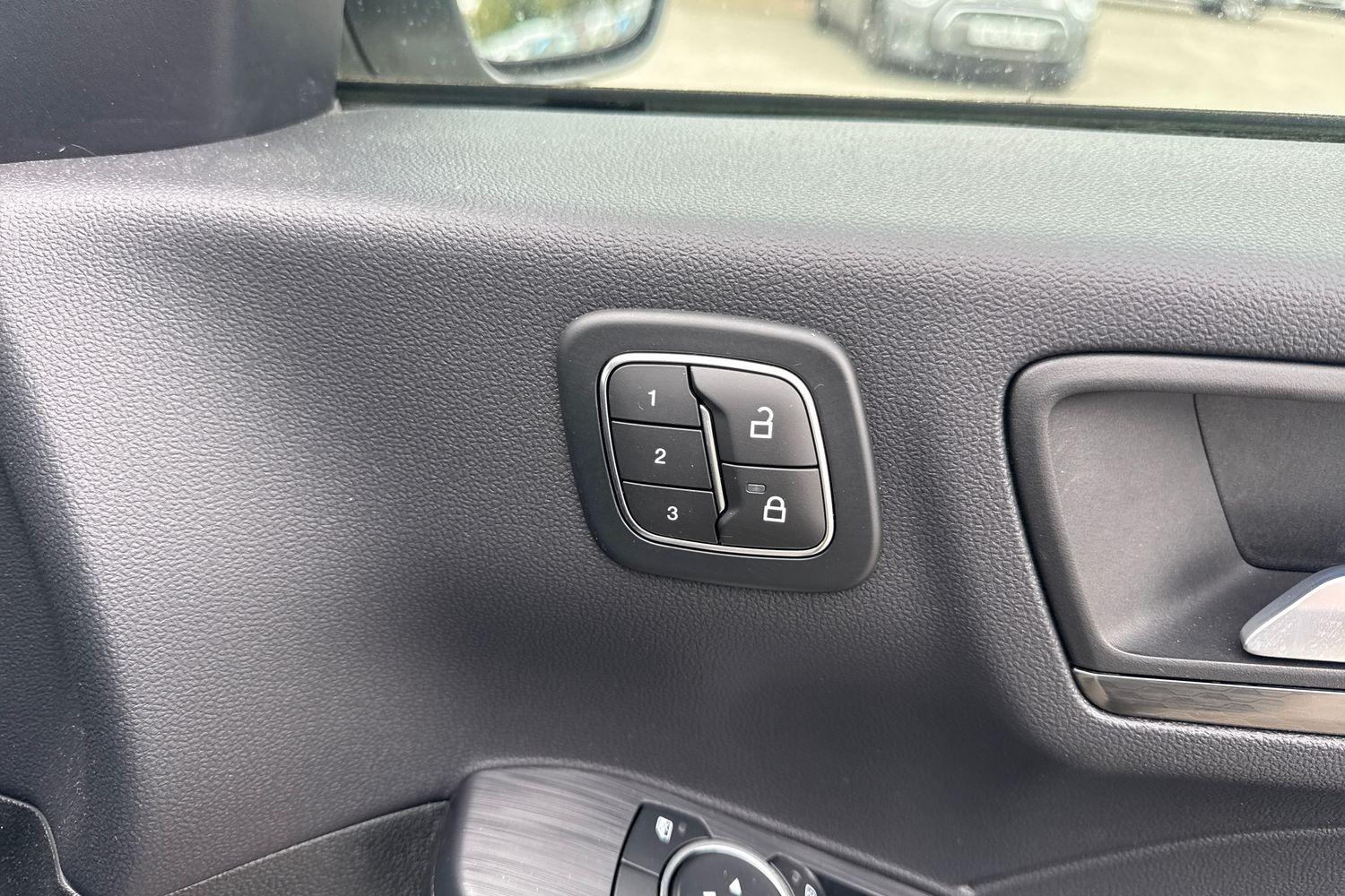 Ford KUGA Photo 25