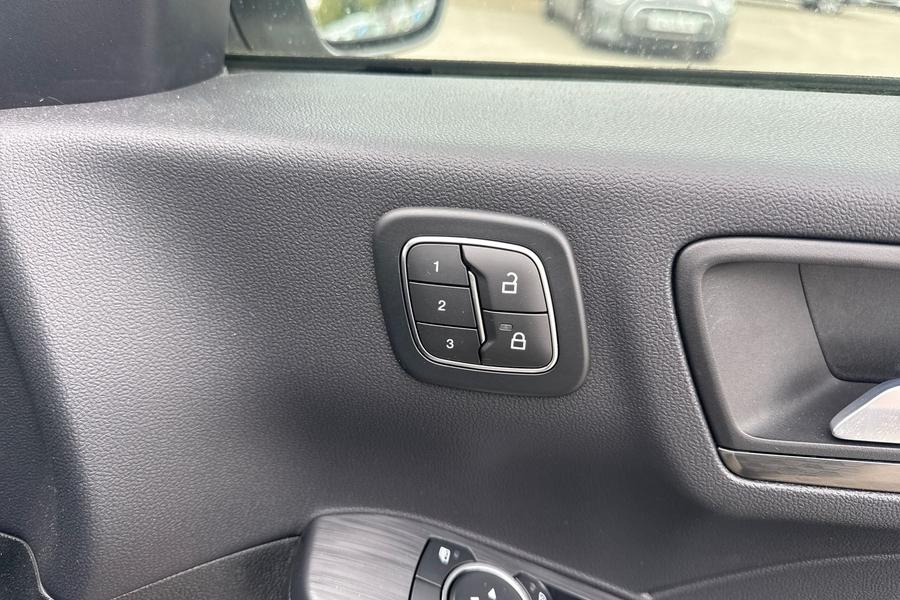 Ford KUGA Photo autoimg-335522fe0150432785ef46472eb30b453f806279.jpg